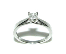 Ladies women's 18carat white gold, diamond princess cut diamond ring