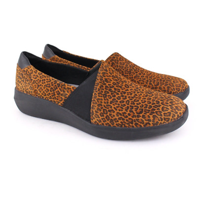Clarks Kayleigh Step Womens Size 10M Dark Tan Cheetah Print Suede Slip On Shoes