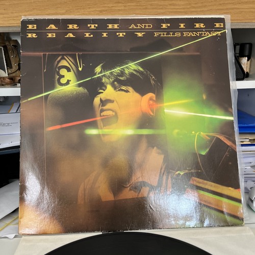 EARTH AND FIRE LP REALITY FILLS FANTASY T051