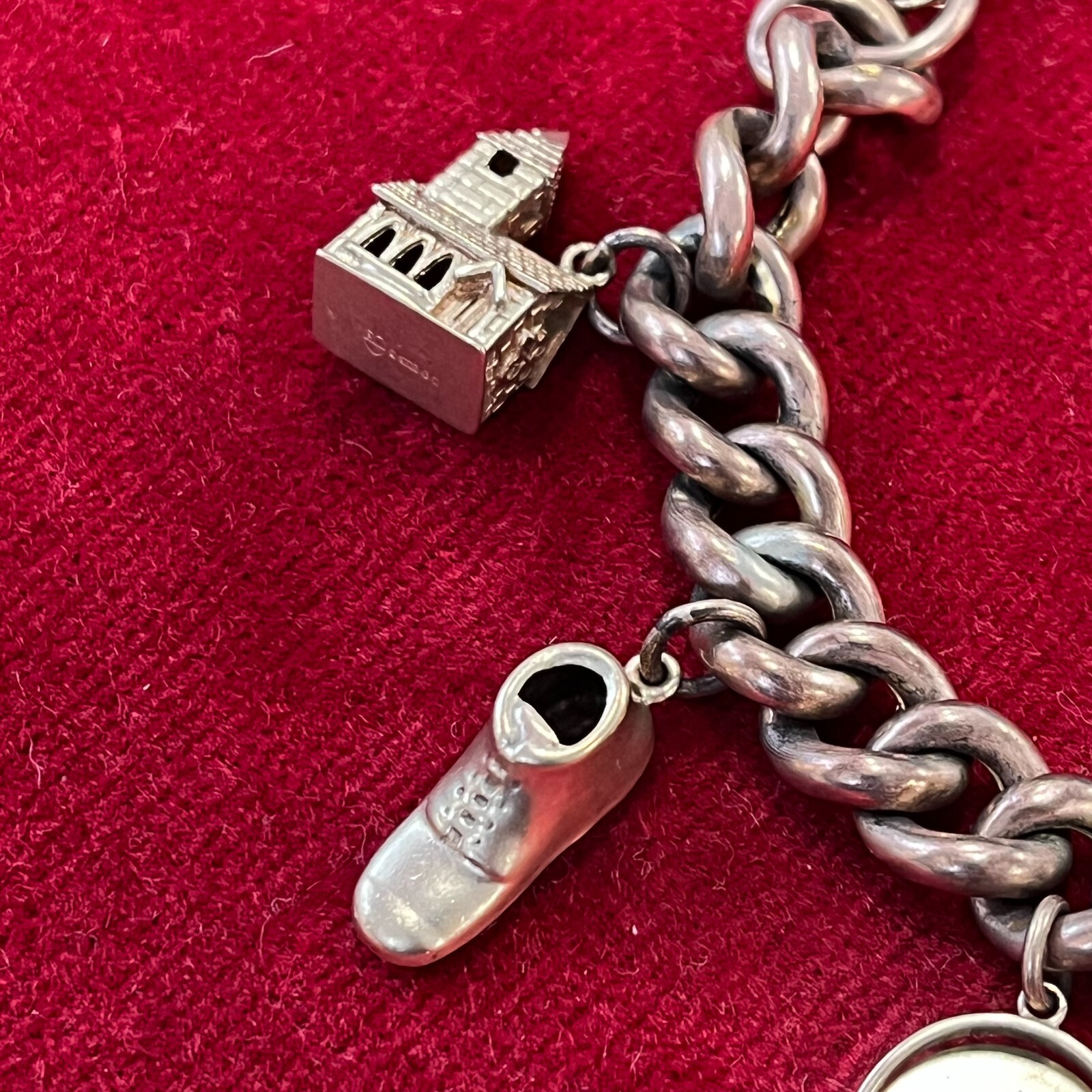 Fantastic Vintage 9ct Rose Gold Charm Bracelet - 33.53 Grams - Fully Hallmarked image 5