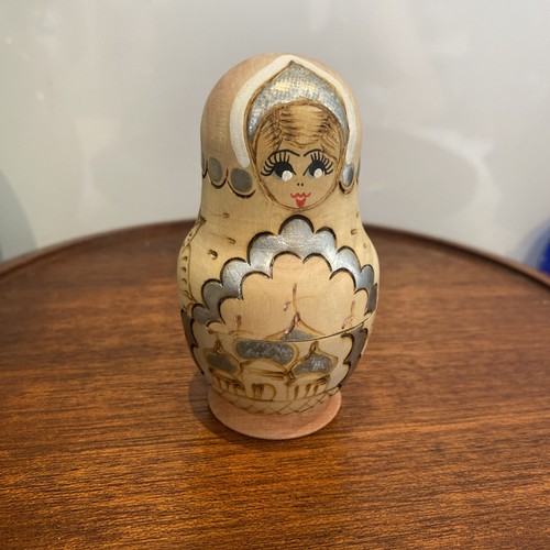 5 x Russian Doll sets Vintage And Modern different sizes - Picture 15 of 17