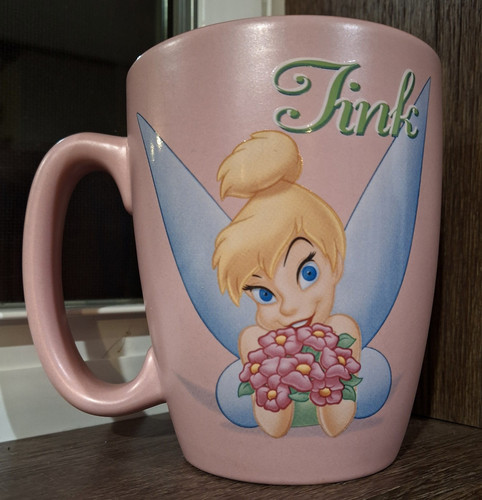 Disney Store Peter Pan Tink Tinkerbell Fee mit Blumen Rosa Kaffeebecher 20 Unzen - Bild 1 von 19