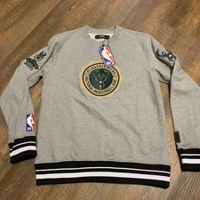 NEW Pro Standard Milwaukee Bucks Embroidered Sweatshirt Mens Small
