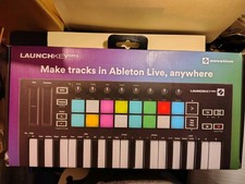 Novation Launchkey Mini Mk3 25 Mini-key Midi Keyboard Controller/Read