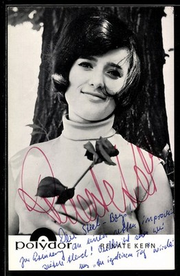 AK Renate Kern mit einer Rose, Portrait, Autograph, Widmung für Steel Boys 