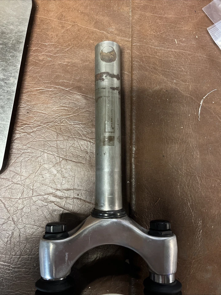 Vintage RockShox Indy C Suspension Fork 1 1/8 Threadless ,7 3/16” Steerer - Image 2 of 4