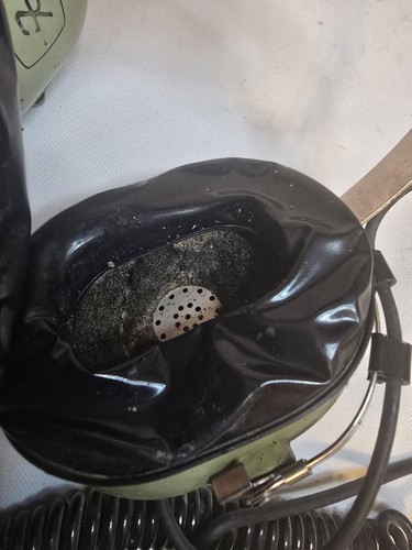 Auriculares de aviación David Clark modelo H10-36 con micrófonos, sin probar propiedad de James Pirtle - Imagen 2 de 12