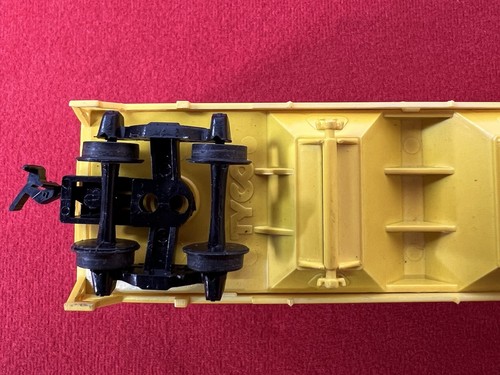HO Scale "Old Dutch Cleanser" ACFX 173402 Tyco Yellow Hopper Car VTG - Hong Kong - Picture 13 of 15