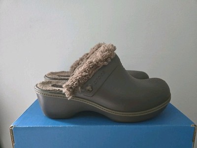 New CROCS Women s Faux Fur Lined Slip On Shoes Clog Mules Brown Size 11