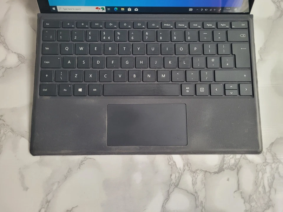 Microsoft Surface Pro 1807 Core i5 8GB RAM 128GB SSD Windows 10 Pro Tablet - Image 2 of 4