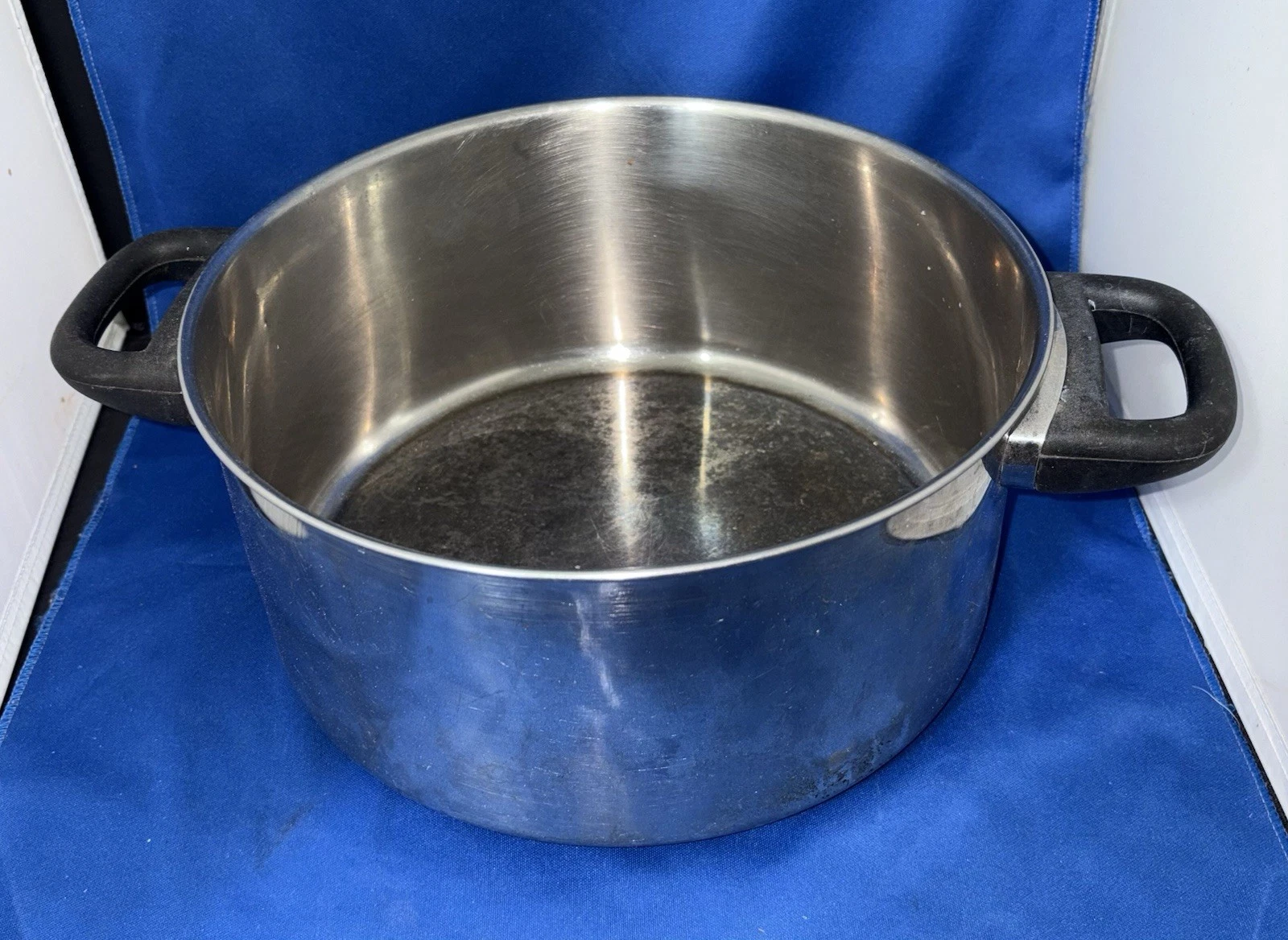 International Pro Chef 2000 Series 4 Qt Stockpot
Opens in a new window or tab