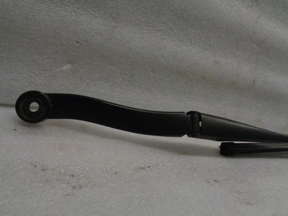 Brazo limpiaparabrisas delantero izquierdo del lado del conductor Cadillac CTS 2003-2007 OEM DK902199 Foto 2 de 4