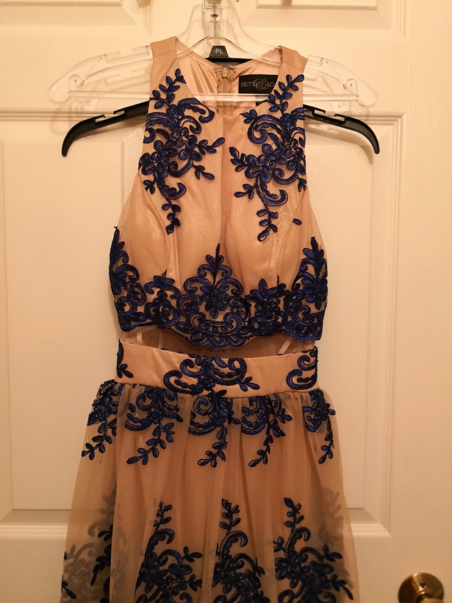 d and g lace dress Dolce & Gabbana Floral Lace Sheath Dress main image 0