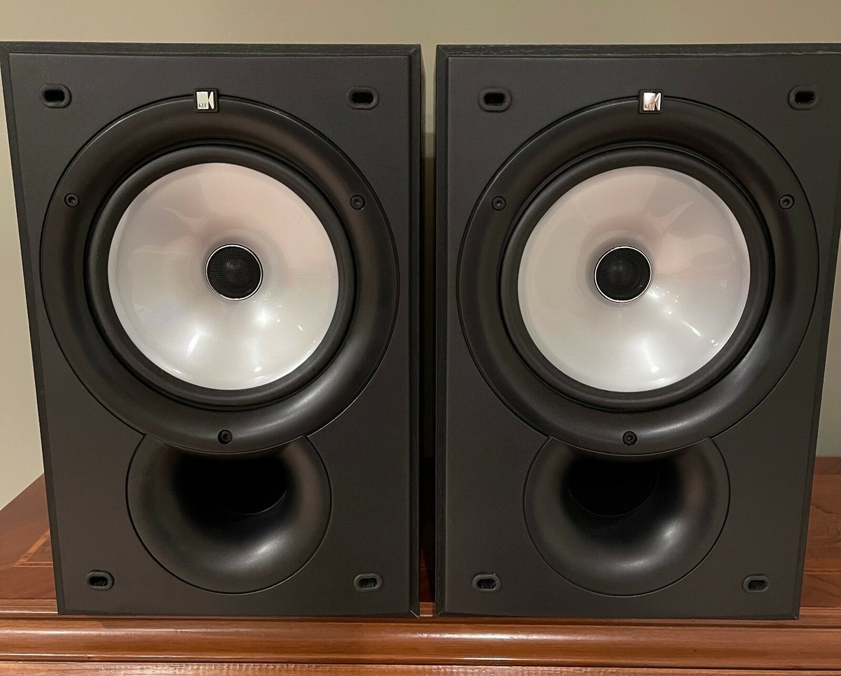 KEF Q15.2 Pair of Bookshelf Speakers 10-100W 8 Ohm Bi-Wired KEF Q15.2 Pair of Bookshelf Speakers 10-100W 8 Ohm Bi-Wired