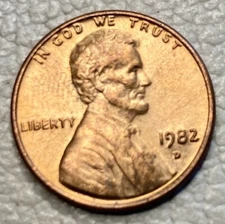 1982 D Large Date Penny. Transitional Year & weighs @ 3.7 Grams (Copper) Nice🔥