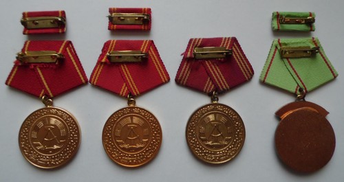 Colección medallas de policía RDA para servicios fieles, 6 piezas - Imagen 5 de 9