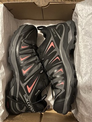 Size 7.5 -Salomon X Ultra 3 GTX  Black
