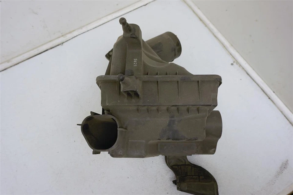 2006-2010 Infiniti M45 4.5L V8 Air Intake Cleaner Filter Box 16500-Eh000 - Image 2 of 4