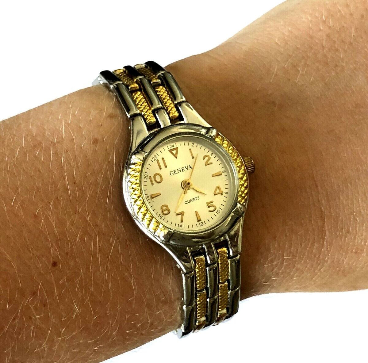 Geneva Quartz Japan Movt St Steel Ladies Watch Two Tone Runs Geneva Quartz Japan Movt St Steel Ladies Watch Two Tone Runs