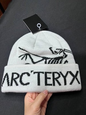 Arc'teryx Bird Word Toque – White Orca Beanie Hat – Unisex Outdoor