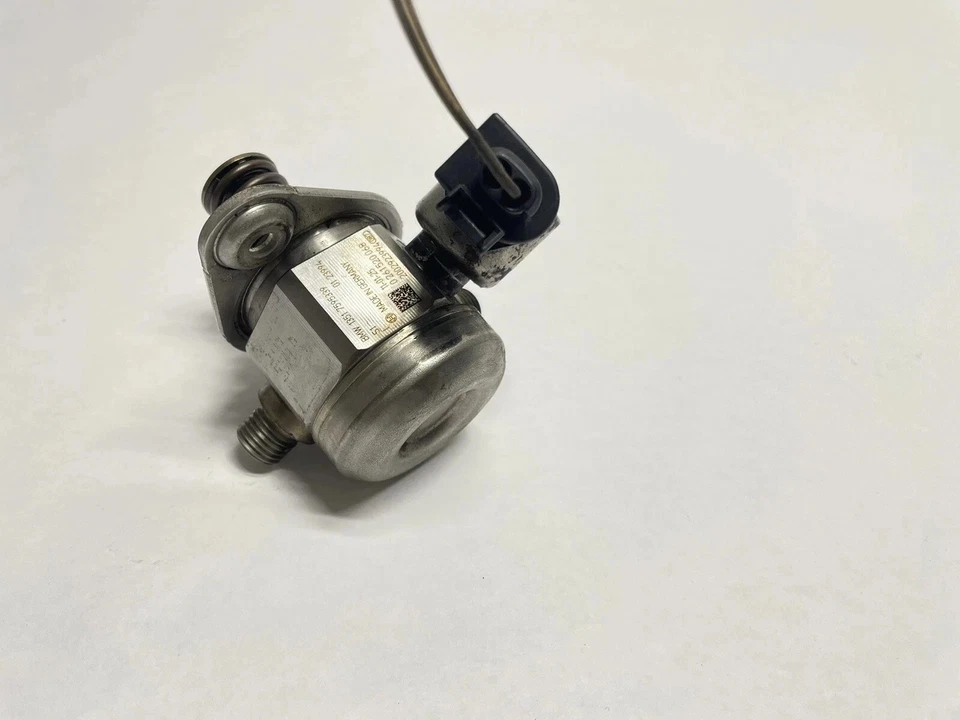 (2) 09-16 BMW F01 F04 750i N63 4.4L V8 Bomba de combustible de alta presión 13517595339 OEM Foto 3 de 4