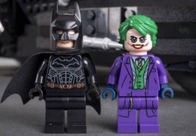 LEGO DC Comics Super Heroes The Tumbler (76023)-COLLECTIBLE-COMPLETE-NO BOX