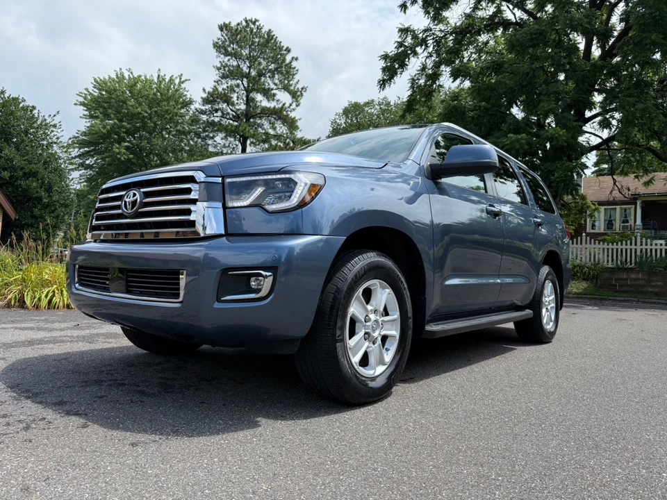 2018 Toyota Sequoia SR5 5.7L 4WD ONLY 47K MILES SHARP - Image 4 of 4