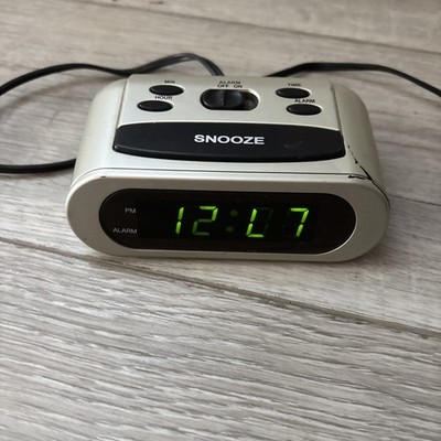 Vintage Alarm Clock Sharp SPC 100 Digital Display ￼