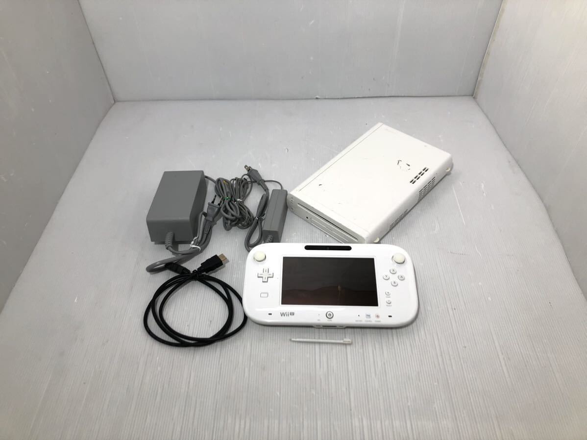 Nintendo Wii U White Console 8GB w/ Game Pad & Cable, JAPANESE