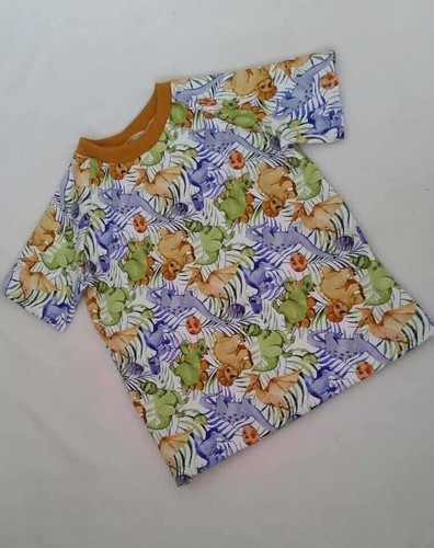 KNIT FABRIC 154cm Wide x 108cm long Dinosaurs Cotton Lycra Knit Fabric DINOSAUR - Picture 3 of 4