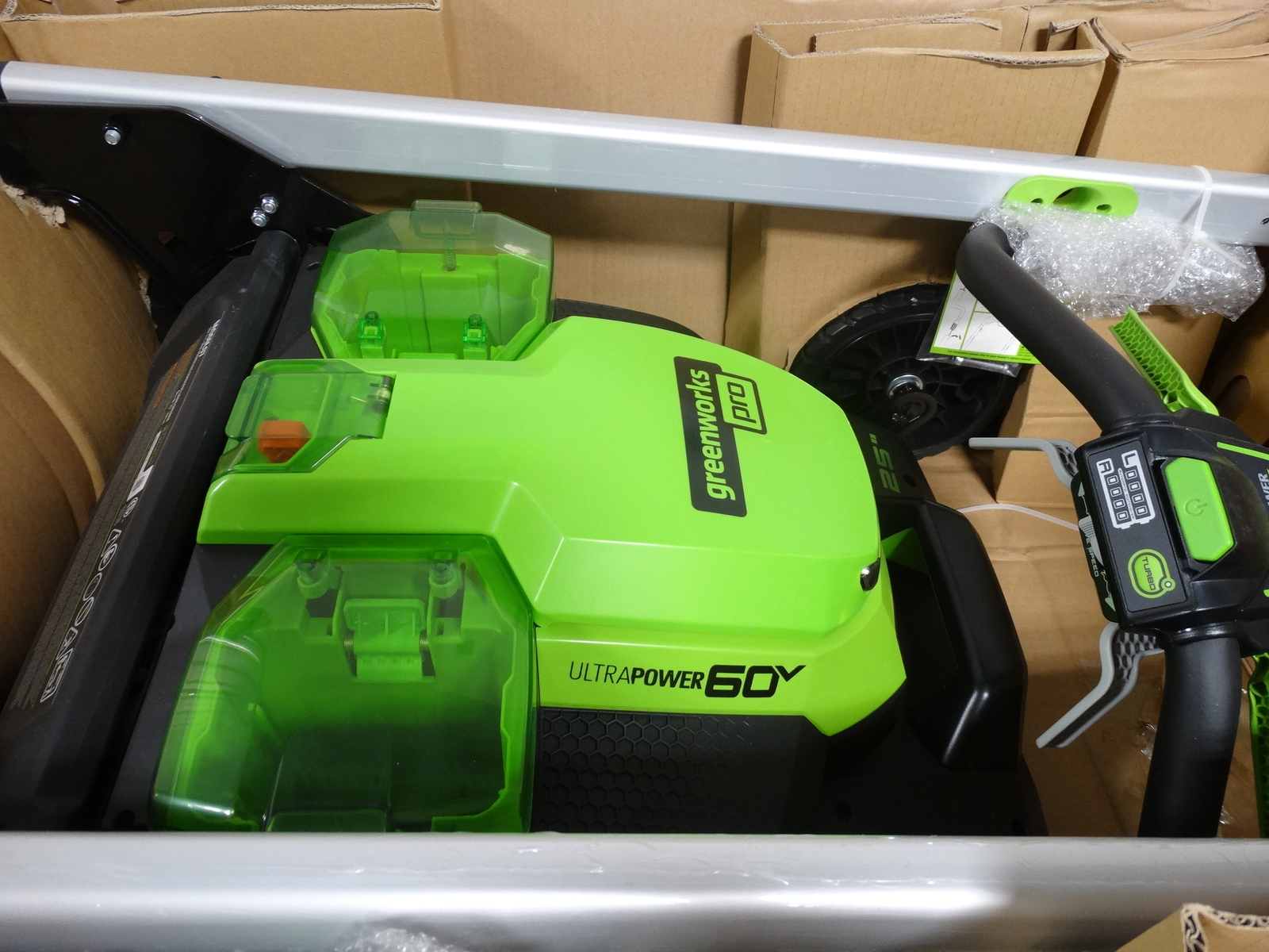 Greenworks DualBlade 25in 60V SelfPropelled Lawn Mower + Grass