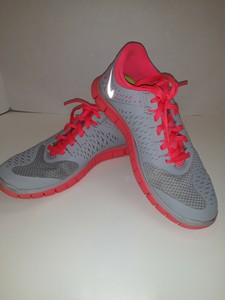Nike Free 4 0 Flyknit Running Shoes Women S Size 7 Gray Pink Ebay