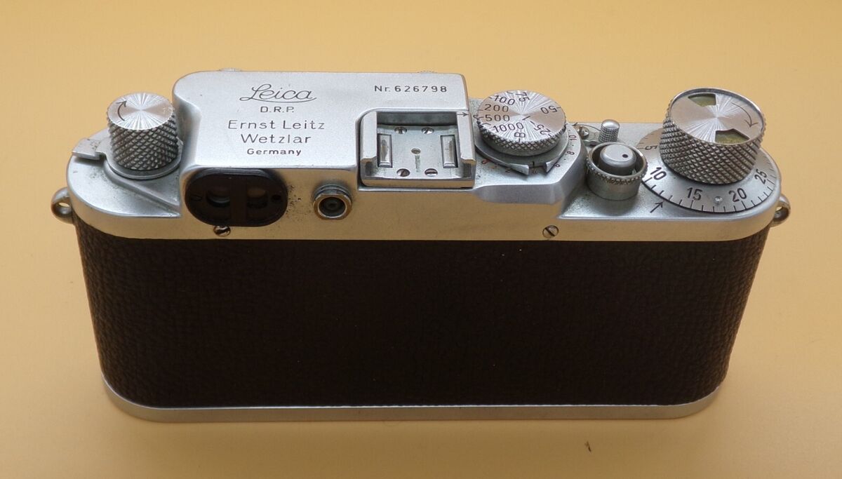 Ernst Leitz Wetzlar Camera includes items listed in Ernst Leitz Wetzlar Camera includes items listed in