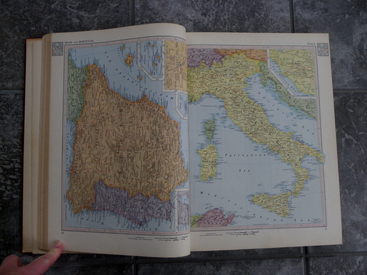 1957 Unabridged Encyclopedia Britannica World Atlas-World