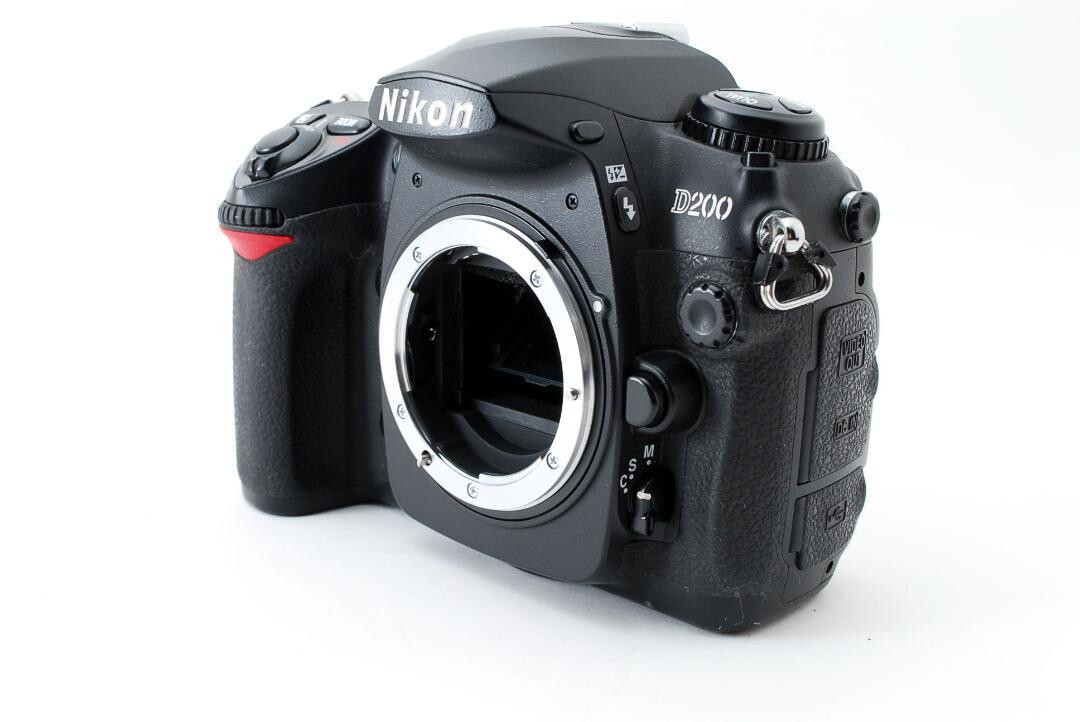 Near Mint NIKON D200 Digital Camera Black Body From JAPAN Near Mint NIKON D200 Digital Camera Black Body From JAPAN