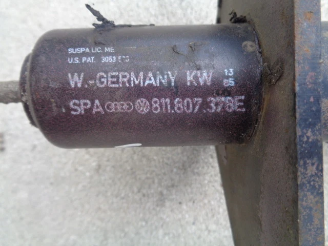 1985 AUDI 4000 AMORTECEDOR DE PARA-CHOQUE TRASEIRO IMPACTO LADO DIREITO DO PASSAGEIRO FABRICANTE DE EQUIPAMENTO ORIGINAL - Imagem 3 de 3