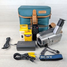 Sony CCD TRV67E Handycam Video8 Camcorder Bundle New Charger Battery Remote