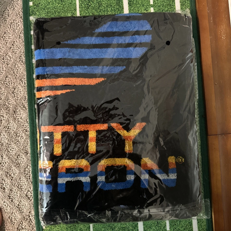 Toalha de golfe Scotty Cameron - 2025 Cinco De Mayo Serape círculo T 36”x19” - Imagem 4 de 4