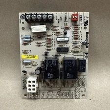 Honeywell ST9120C4057 Furnace Control Circuit Board HQ1011927HW B11