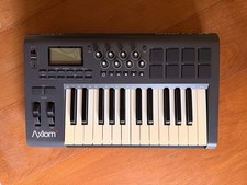 M-Audio Axiom 25 Advanced 25-Key Semi-Weighte...