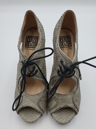 Pour La Victoire Rima Gray Leather Snake Embossed Lace Up Heels SZ 6 - Picture 2 of 9