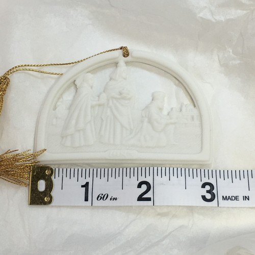 AVON The Porcelain Nativity Ornament Collection - The Three Magi 1985 - Picture 9 of 10