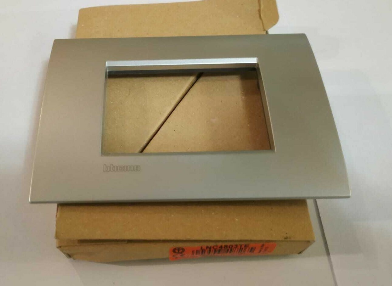 BTICINO LIVINGLIGHT AIR PLACCA 3 MODULI COLORE TECH LNC4803TE