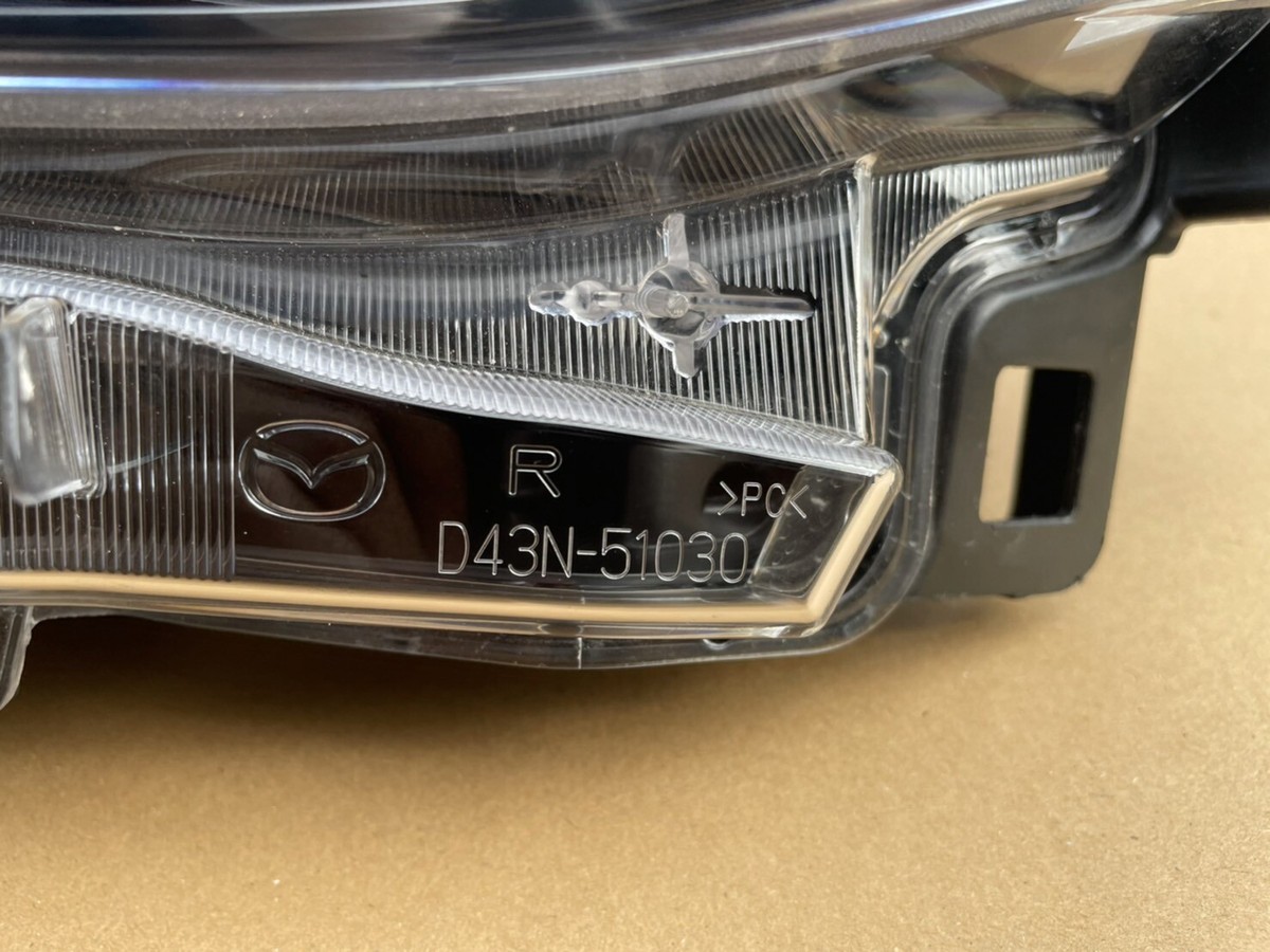 MAZDA2 左ヘッドライト　 D43N-51040 Frontscheinwerfer Mazda 2 D43N-51040 Full LED Links
