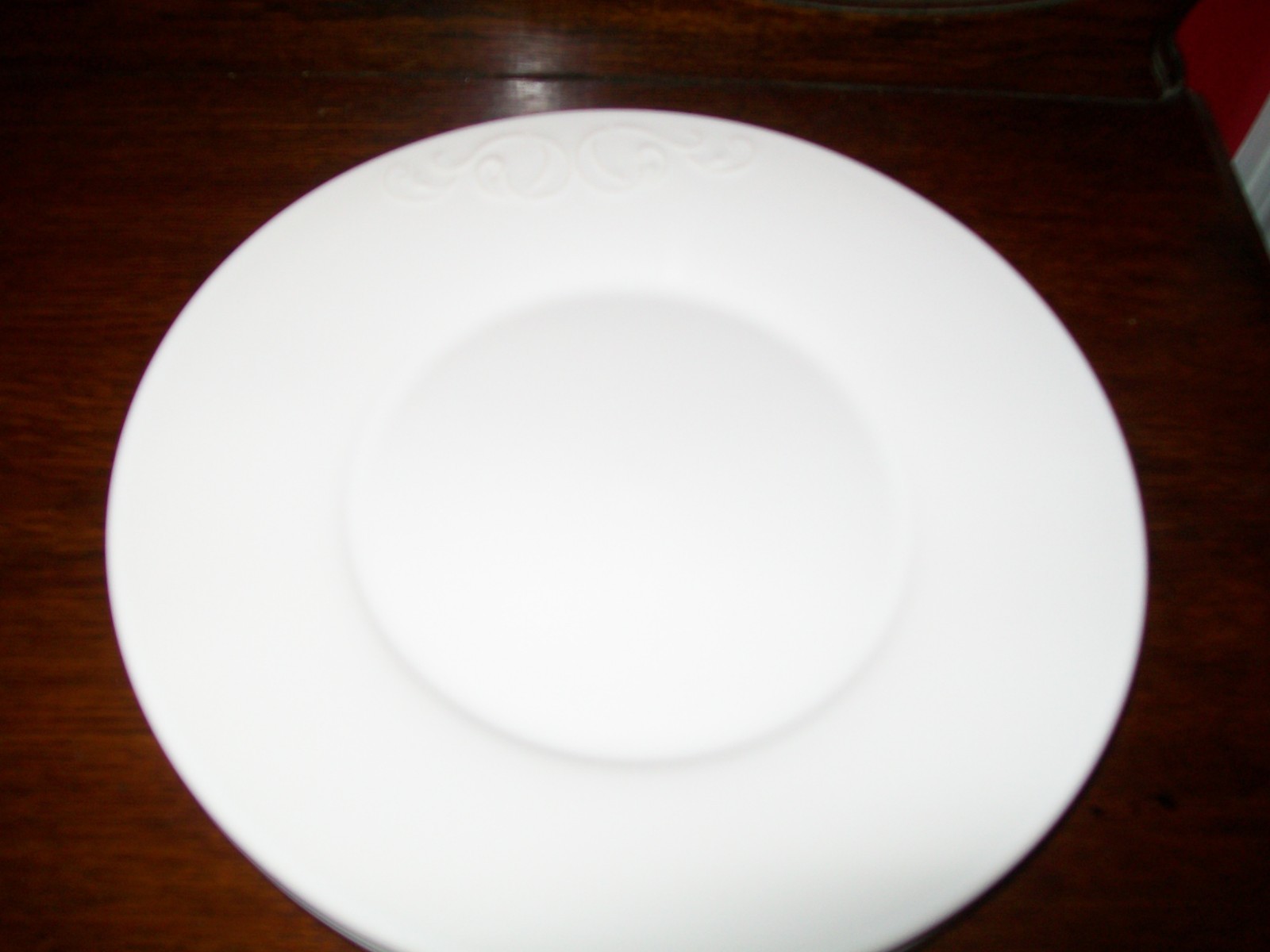 PRIMAGERA WHITE EMBOSSED SCROLL DINNER PLATES SET 4 eBay