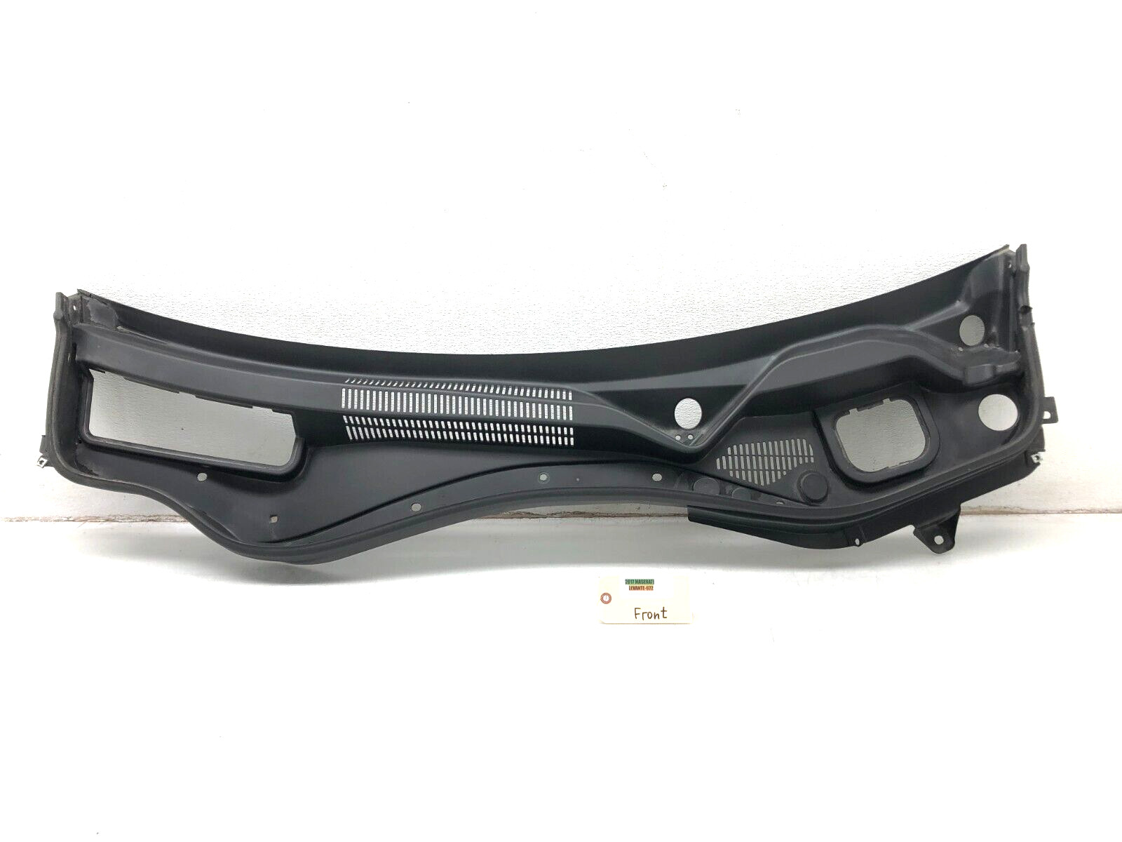 2017-2020 MASERATI LEVANTE WINDSHIELD WIPER COWL COVER PANEL GRILLE OEM.