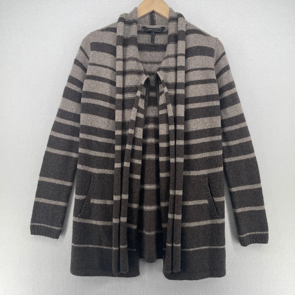 Cardigã BCBG MAXAZRIA XS cachecol listrado frente aberta gola drapeada cinza marrom - Imagem 3 de 4