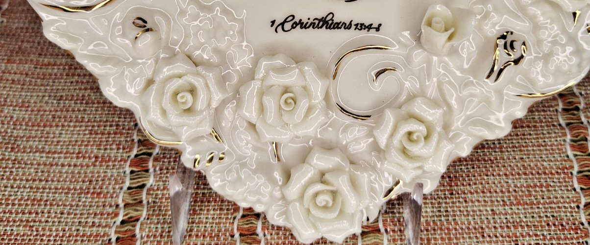 Bradford Exchange Decorative Heart Shape Plate "Love Is Patient" Corinthians COA