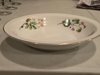 Minton - Meadow (Smooth)- OVAL VEGETABLE SERVING BOWL 10 7/8''.  Preowned.