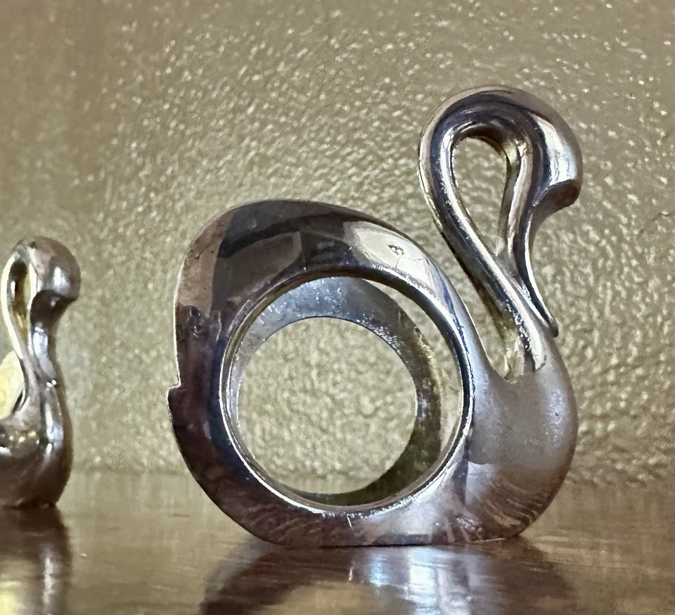 VINTAGE WM A ROGERS SET OF 16 SILVERPLATE SWAN NAPKIN RINGS HOLDERS 80’s - Image 2 of 4